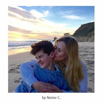 Iklan iPhone Menyambut Hari Ibu di AS Iklan iPhone Menyambut Hari Ibu di AS