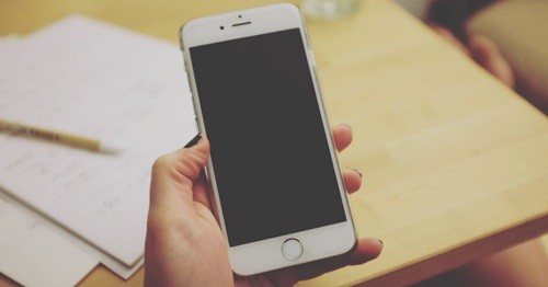4 Cara Mematikan Iphone Yang Hang Tanpa Tombol Power